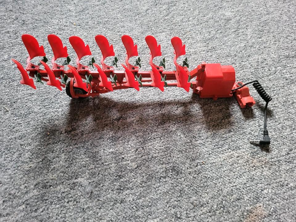 plus Hektor 1000Vario Vogel Noot Drehpflug von Siku Control in Mittelangeln