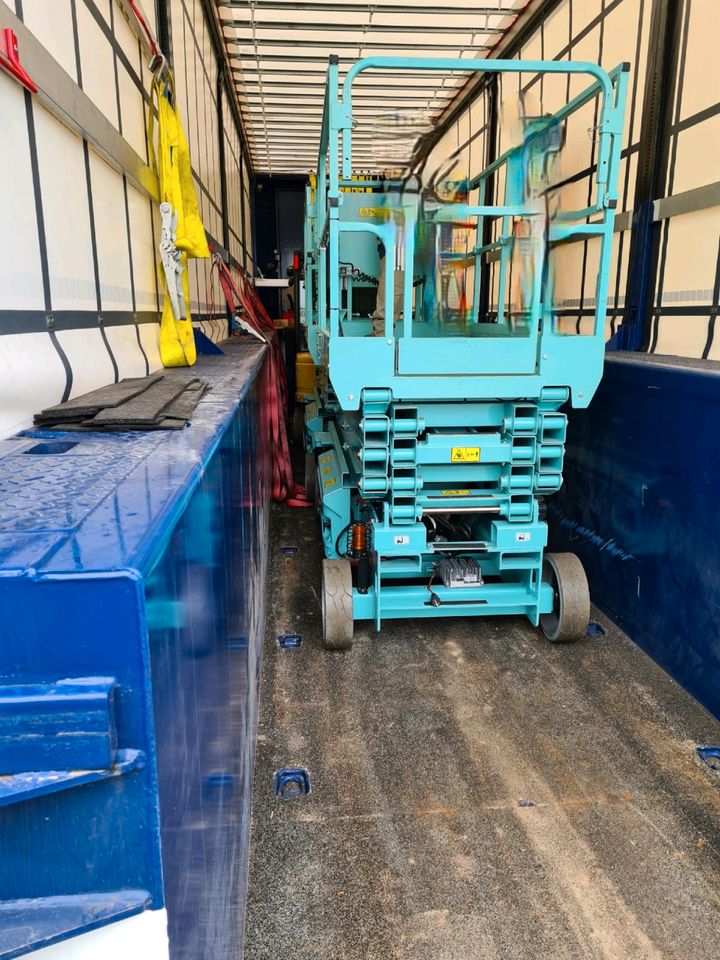 Transport Traktor Radlader Stapler Bagger Unimog Arbeitsbühnen in Hamburg