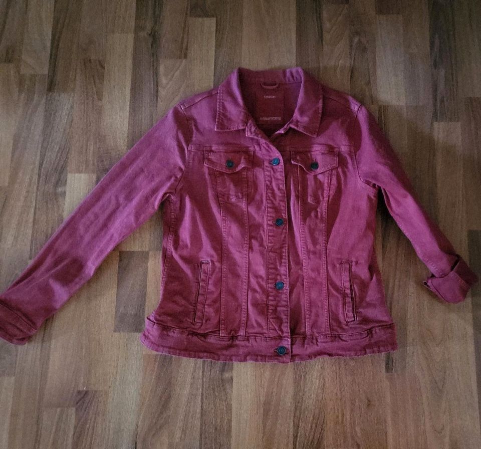 Stretch Jeans Jacke Rot Größe 42/44 in Berlin