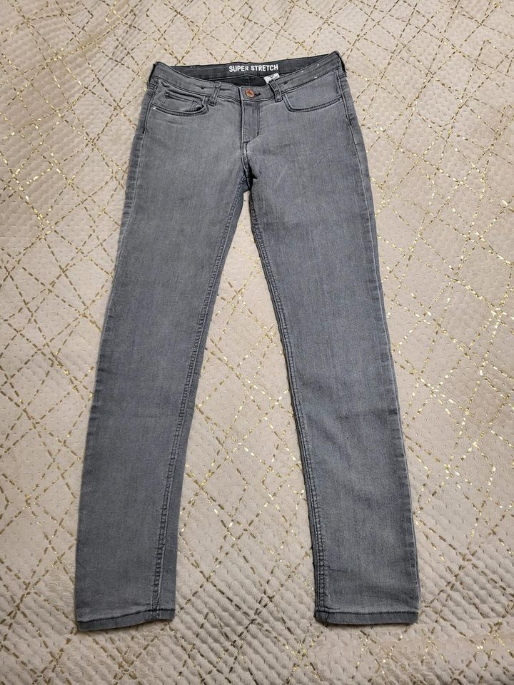 Jeans /Mädchen/ Größe 146 in Biberach an der Riß