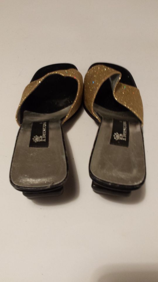 Vintage Damen Sandalen mit Goldenen Glitzer Größe 38 in Berlin