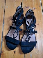 Süße Riemchen Sandalen von H&M Schwarz Gr. 39 Neu Nordrhein-Westfalen - Wermelskirchen Vorschau