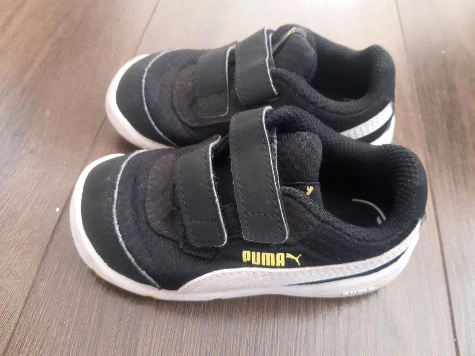 Puma Sportschuhe Jungenschuhe Kinderschuhe Gr.22 in Borchen