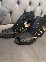Sandalen schwarz Größe 41 neu Essen-Borbeck - Essen-Vogelheim Vorschau