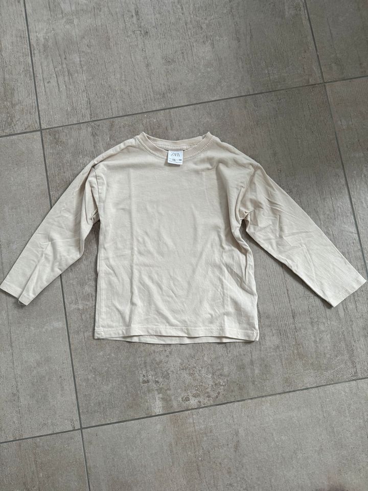 Zara Langarmshirt 104 in Bispingen