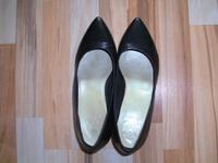 Vagabond Echtleder Pumps Schuhe High Heels Schwarz Gr. 39 Saarland - Dillingen (Saar) Vorschau