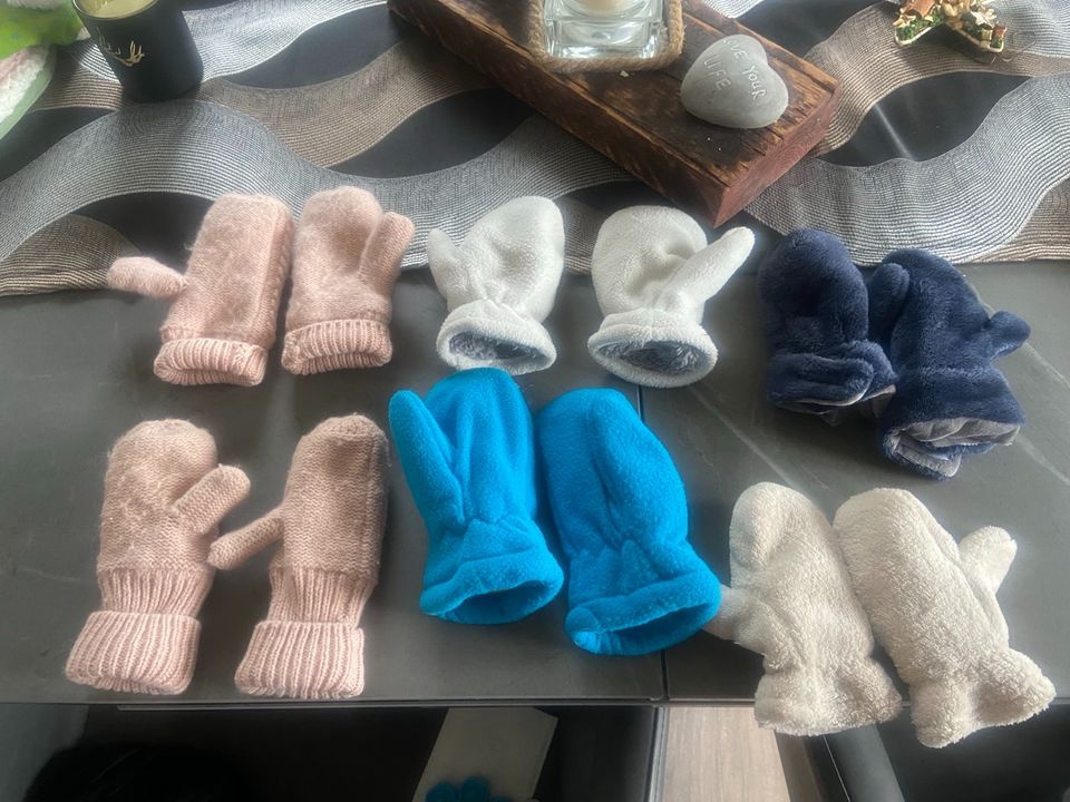 Baby Kinder Handschuhe verschiedene in Suhl