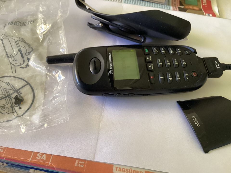 Altes Motorola Handy cd920 mit Halterung, Ersatzteilspender in Bayern -  Garmisch-Partenkirchen | Motorola Handy gebraucht kaufen | eBay  Kleinanzeigen ist jetzt Kleinanzeigen