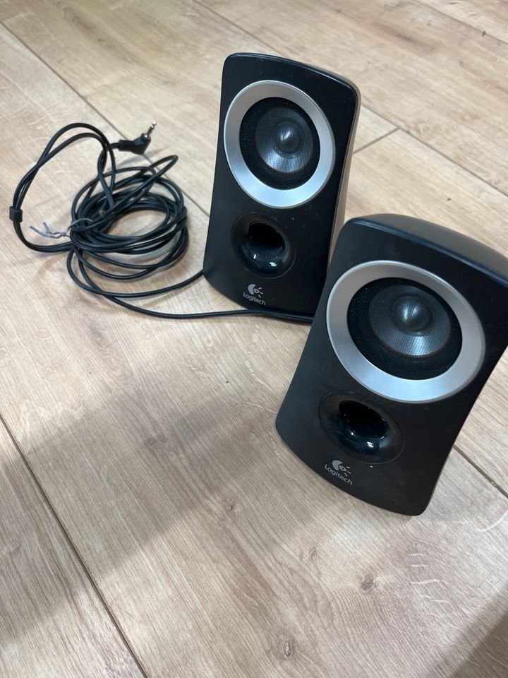 Logitech Lautsprecher mit Subwoofer Z313 in Hofheim am Taunus