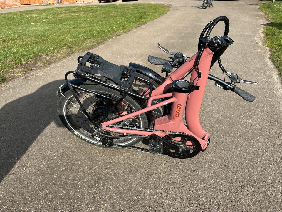E - Bike Klappend altrosa für Wohnmobil ideal oder im PKW in Balge