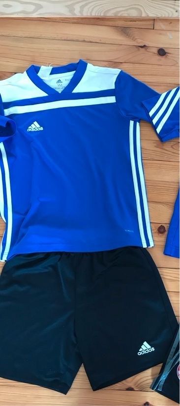 Sporthose T-Shirt Adidas Shorts Fußball Gr 152 in Illingen