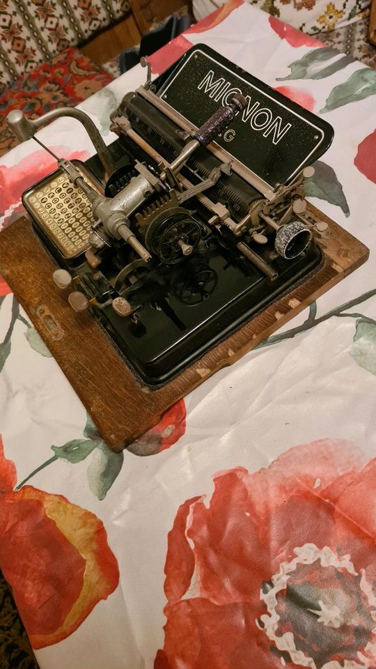 Zeigerschreibmaschine  AEG Mignon in Wedemark