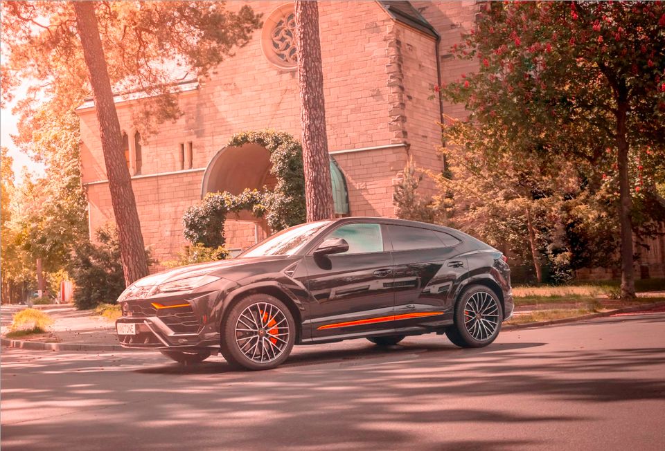 Lamborghini Urus Lambo mieten Berlin Autovermietung Sportwagen in Berlin