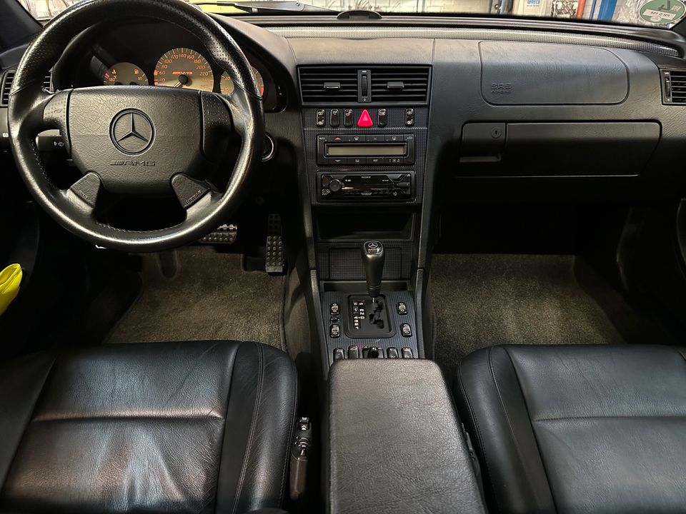 Mercedes-Benz C43 AMG Limousine W202 in Paderborn