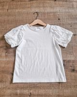 Top T-Shirt mit Broderie anglaise von ZARA Kids Gr. 116 weiß Niedersachsen - Weener Vorschau