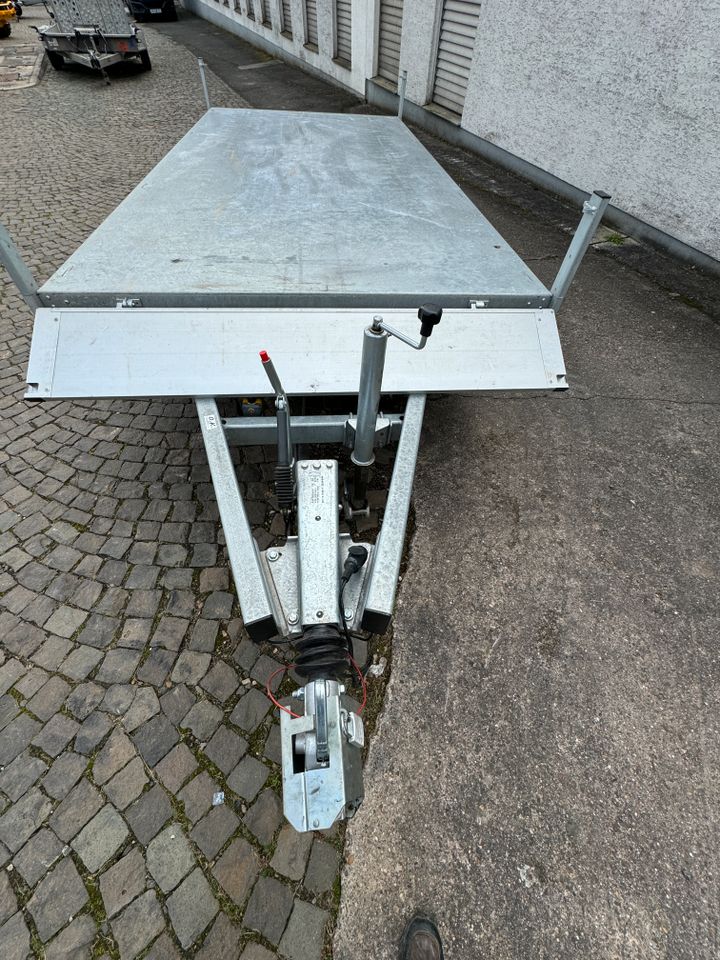 Unsinn Tandem Dreiseitenkipper Anhänger 3.500kg 3,66m x 1,75m Kipper 74cm Ladehöhe in Meisenheim