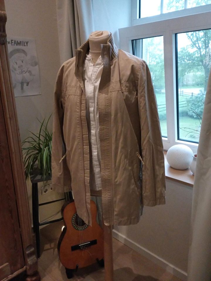 Jacke Mantel Beige H&M Größe M in Hopsten