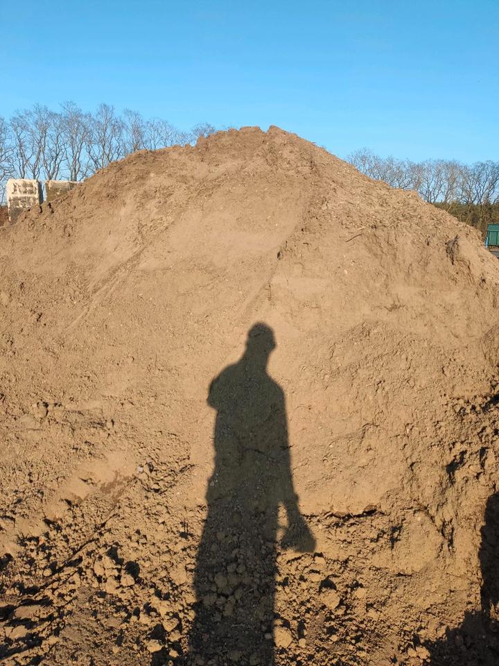Humusboden, Kompostboden, Pflanzenboden Versand ist möglich in Lindow