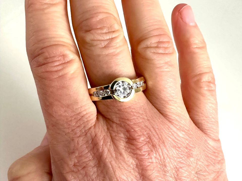 Ring 585/- Gold Handarbeit mit 1,12 ct Brillanten in Coesfeld