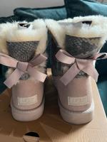 UGG Boots Mini Bailey Gr. 39 neu und ungetragen Hessen - Darmstadt Vorschau