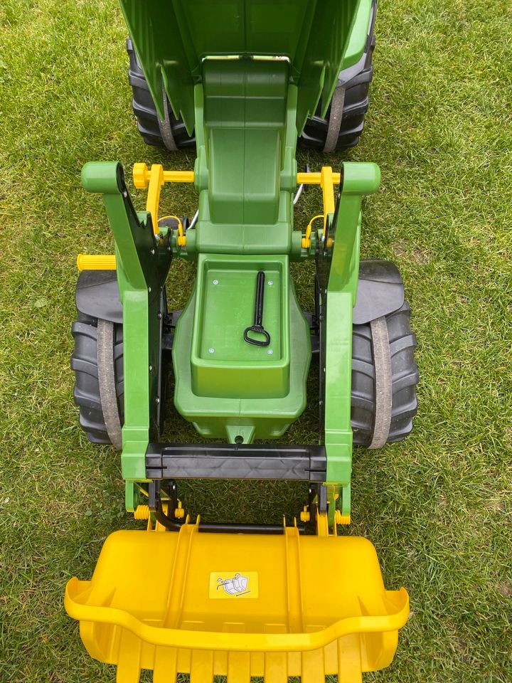 Tretbulldog John Deere 8400R in Reichertshofen