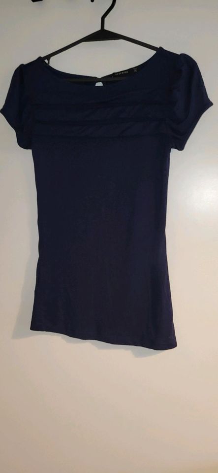 Reserved Damen bluse XS in Bad Hersfeld