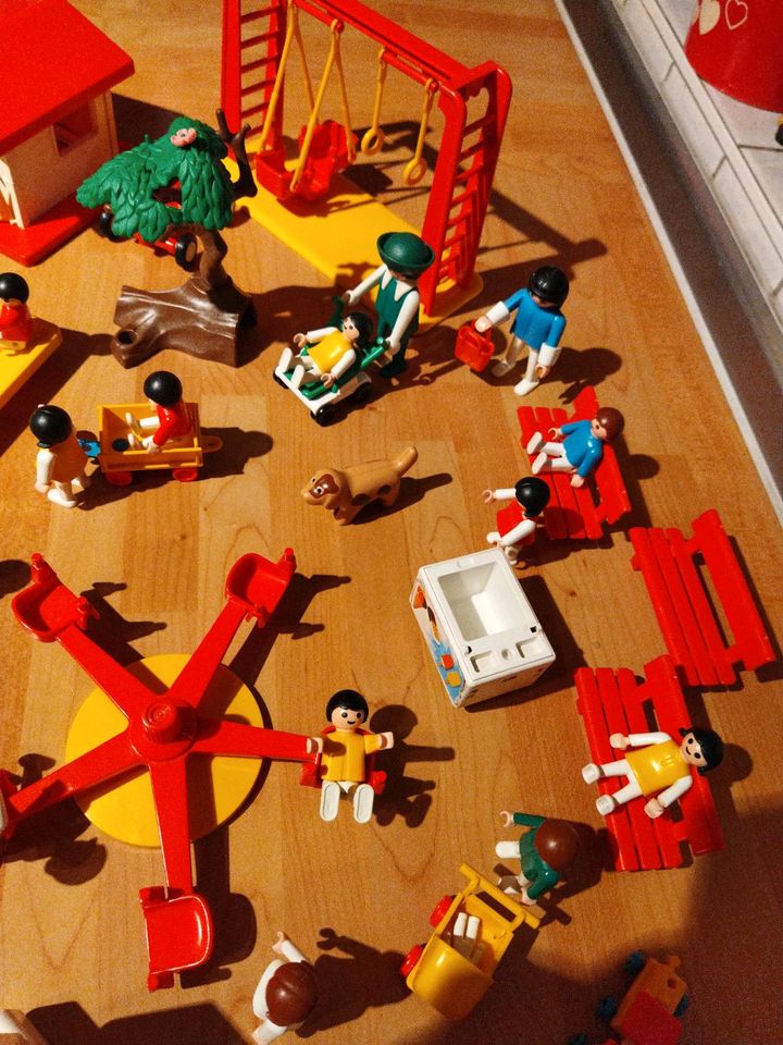 Playmobil Vintage 1981"Spielplatz und Kinderzimmer" in Bestensee