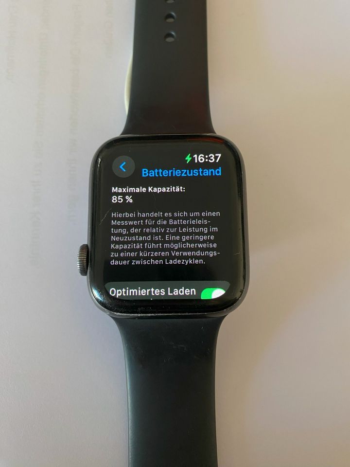 Apple Watch Series 4 - 44mm Aluminium schwarz in Leipzig