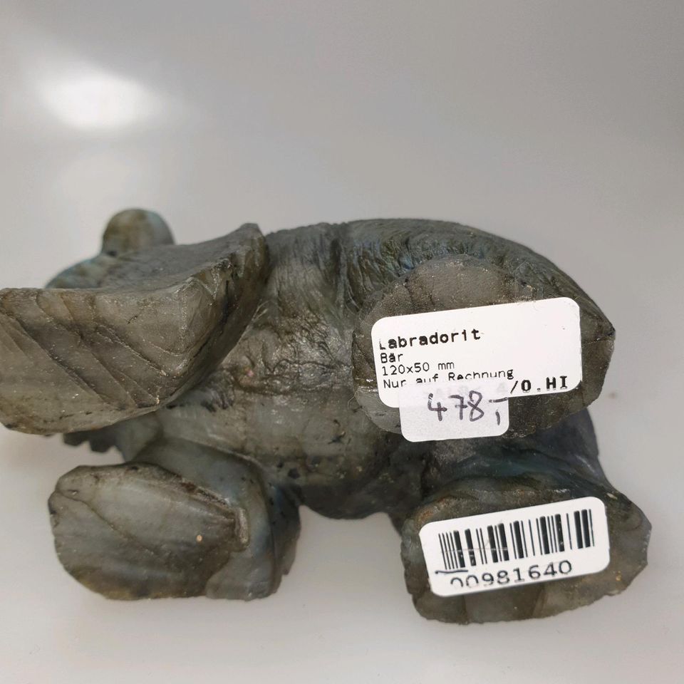 Gravierte "Bär" Skulptur aus Labradorith ( 120 x 50 mm ) AAA in Recklinghausen