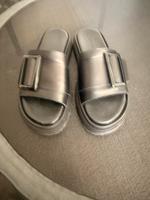 Tamaris Pantolette neu Gr 41. Plateau Sohle plus 5€ Versand Nordrhein-Westfalen - Olpe Vorschau