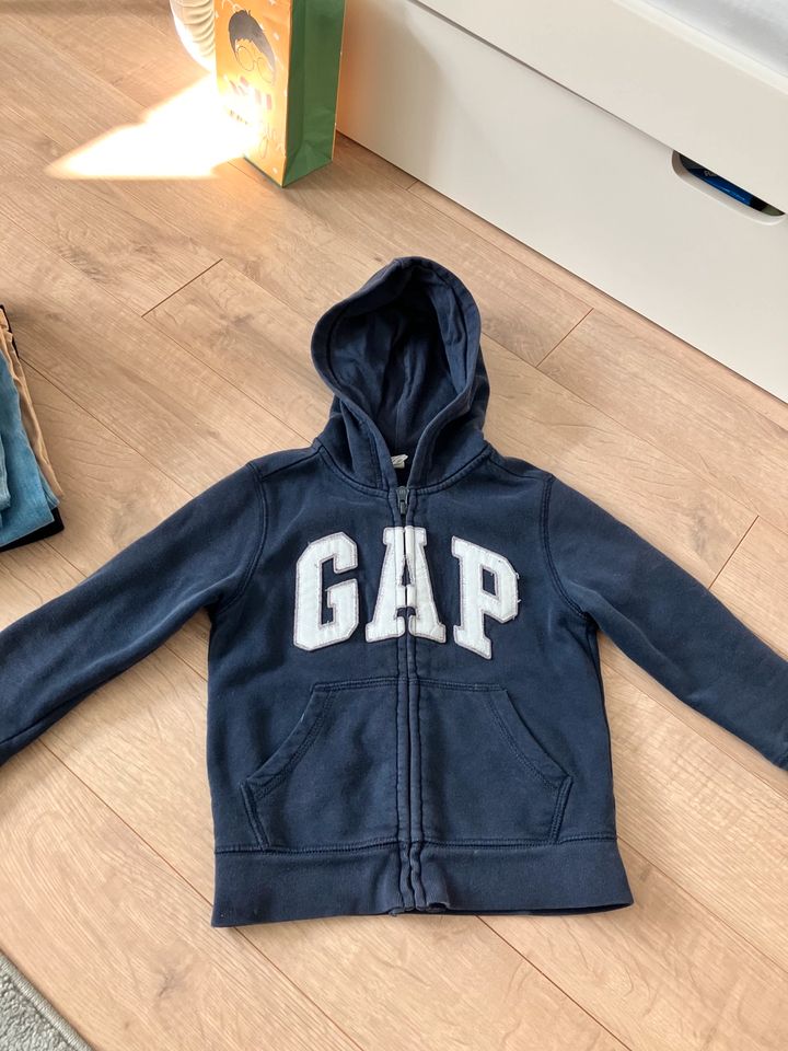 Gap Sweatjacke 4 Jahre 98-104 dunkelblau in Mönchengladbach