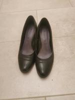 Schwarze Tamaris Pumps mit gepolsterter Sohle gr. 41 Bayern - Kolbermoor Vorschau