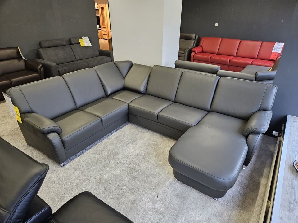 NEU ECHTLEDER Wohnlandschaft Couch Ledersofa Bettfunktion Kasten in Krefeld