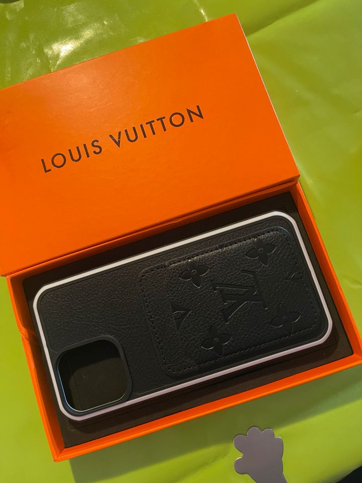 Louis Vuitton Case Iphone 12 Pro Max in Erlangen