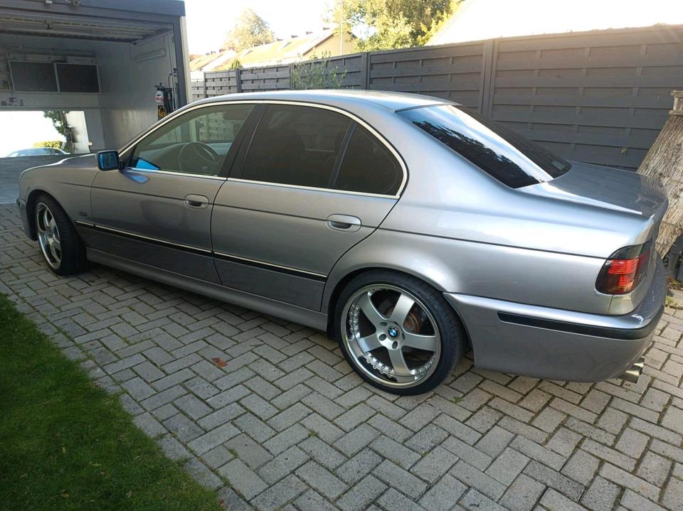 BMW E39 540i vor tu 6 gang Schalter 286 PS in Bremen