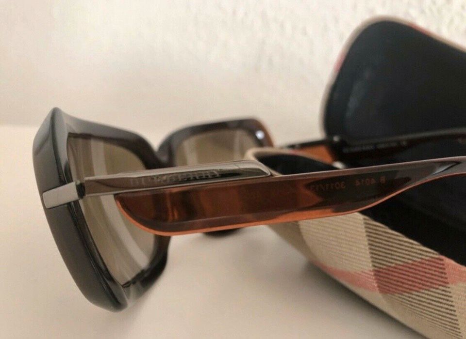 Burberry Sonnenbrille in dunkelbraun in Malsch