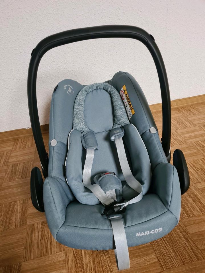 Maxi Cosi Babyschale in Aholming