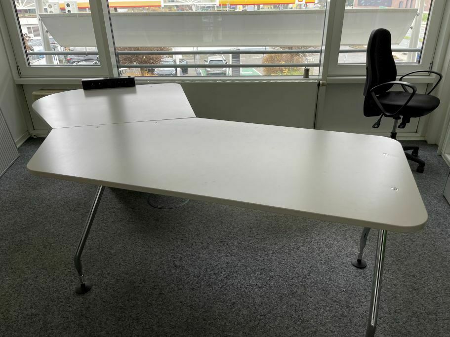 Vitra Ad Hoc Schreibtisch Bürotisch Winkelkombination #38841 in  Nordrhein-Westfalen - Dinslaken | Büromöbel gebraucht kaufen | eBay  Kleinanzeigen ist jetzt Kleinanzeigen