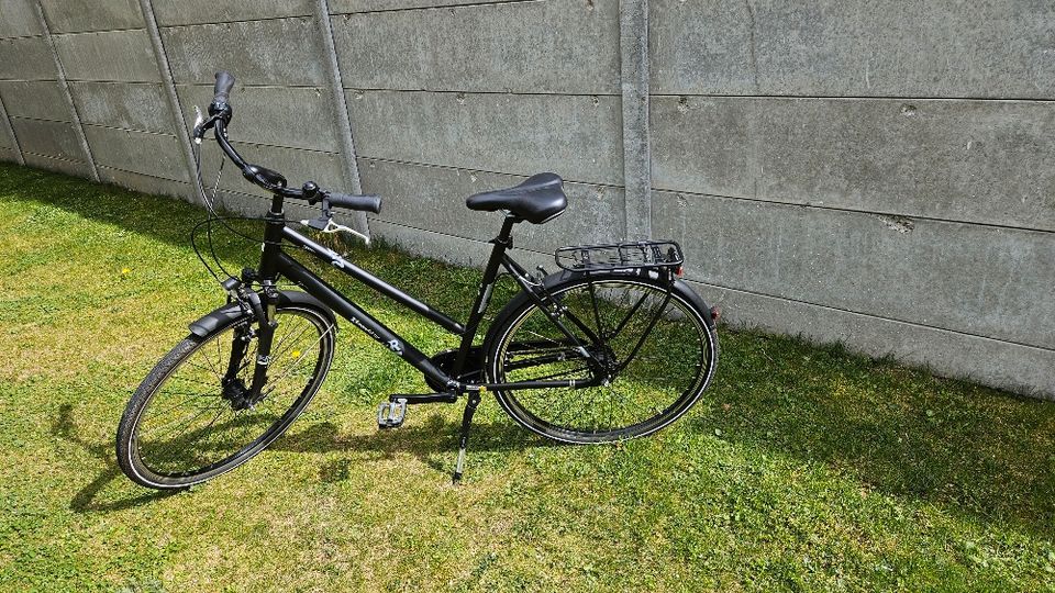 Citybike 28 Zoll, 55 cm black matt in Grassau