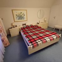 Schlafzimmer komplett mit Schlafzimmerschrank usw. Niedersachsen - Leer (Ostfriesland) Vorschau