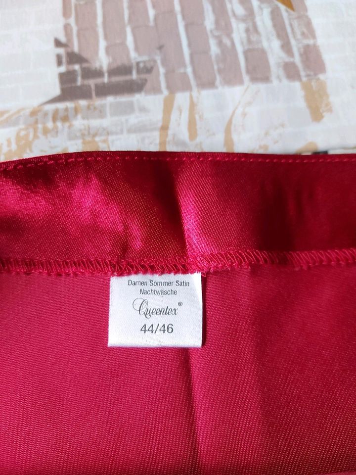 Satin Nachtwäsche,  rot, Gr. 44/46 - neu in Langelsheim