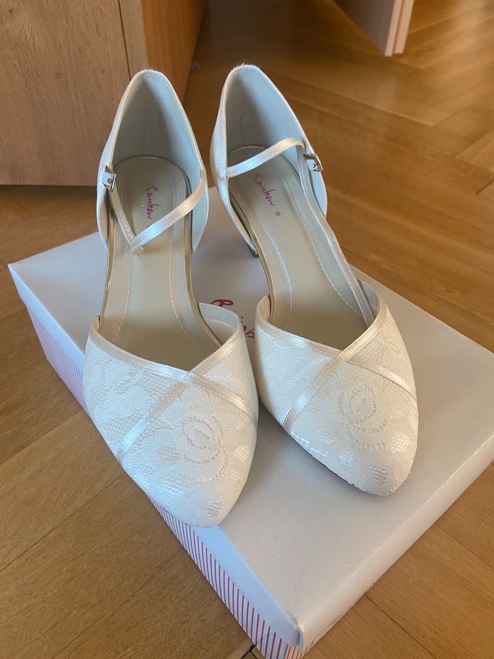 Rainbow Club Shirley Ivory Classic Lace Brautschuhe Gr. 39 in Uhingen