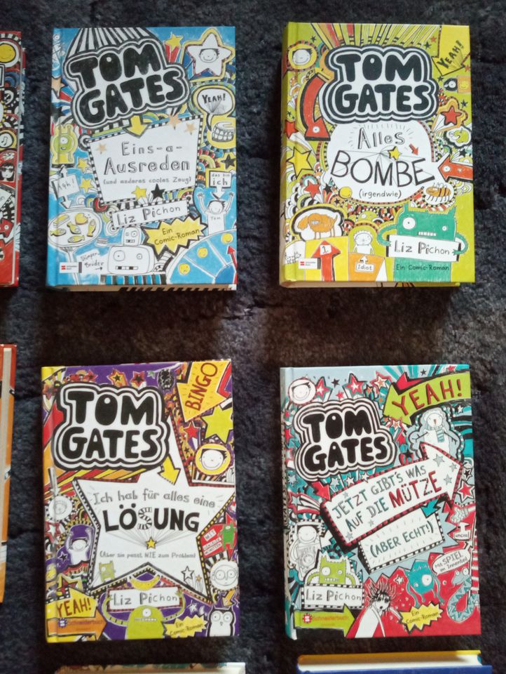 Neuwertige Gebundene Ausgabe Tom Gates  9 Bücher Hardcover in Marsberg