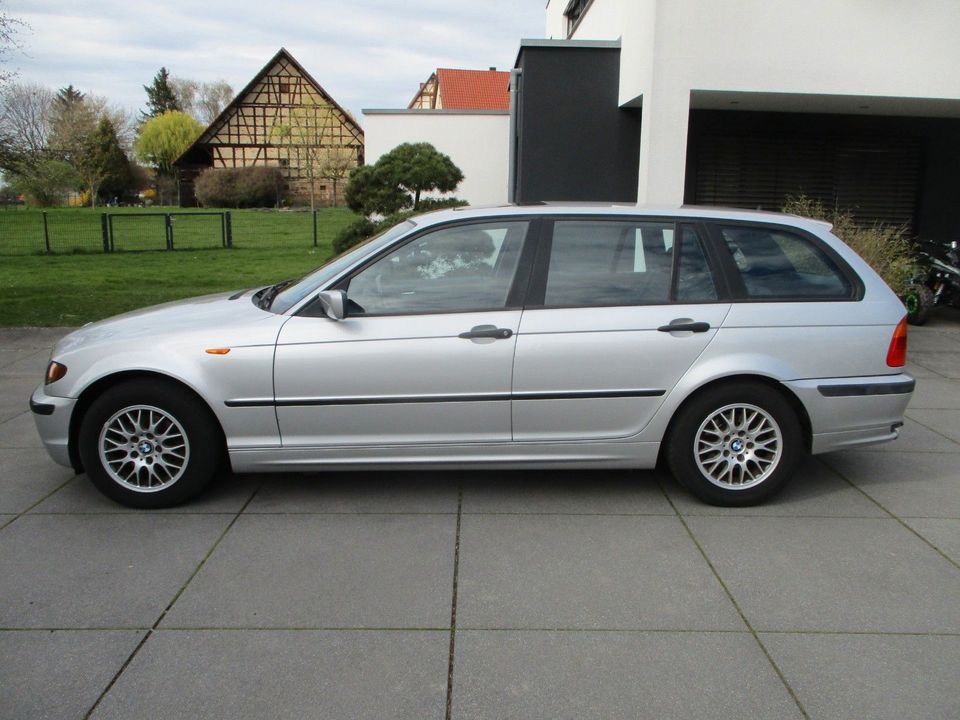 BMW 316i Touring**KLIMA/NAVI/AUTOMATIK** in Heiningen