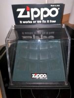 Zippo Vitrine, Vintage für 12 Feuerzeuge Hessen - Erbach Vorschau
