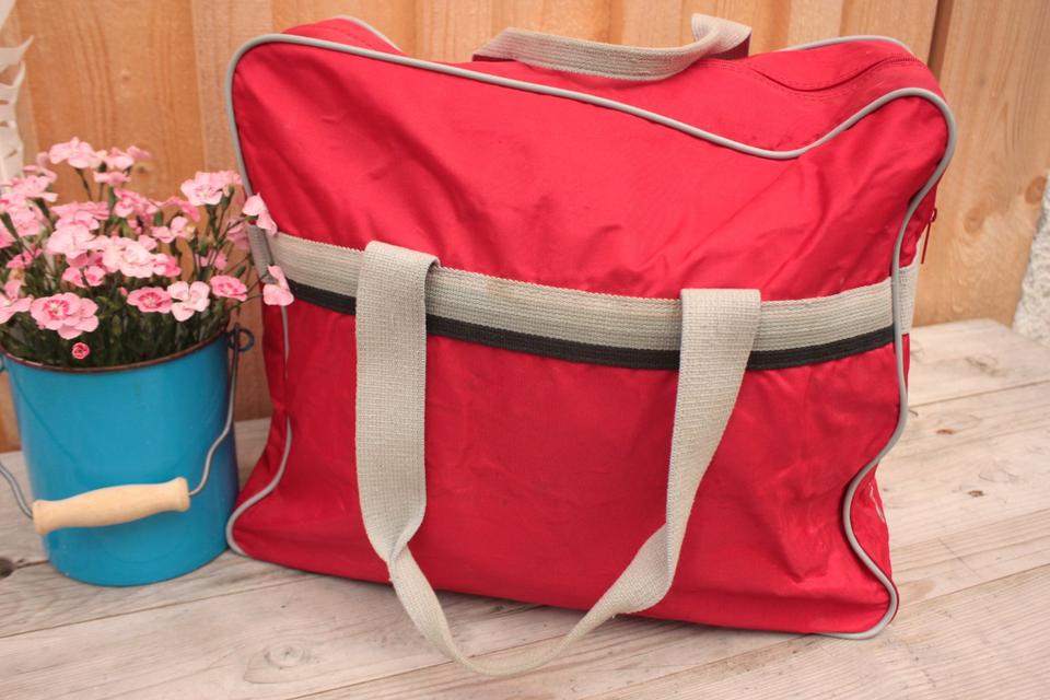 adidas rote Sporttasche, Tasche, 80er, 80s, 70er, 70s, rot in Benediktbeuern