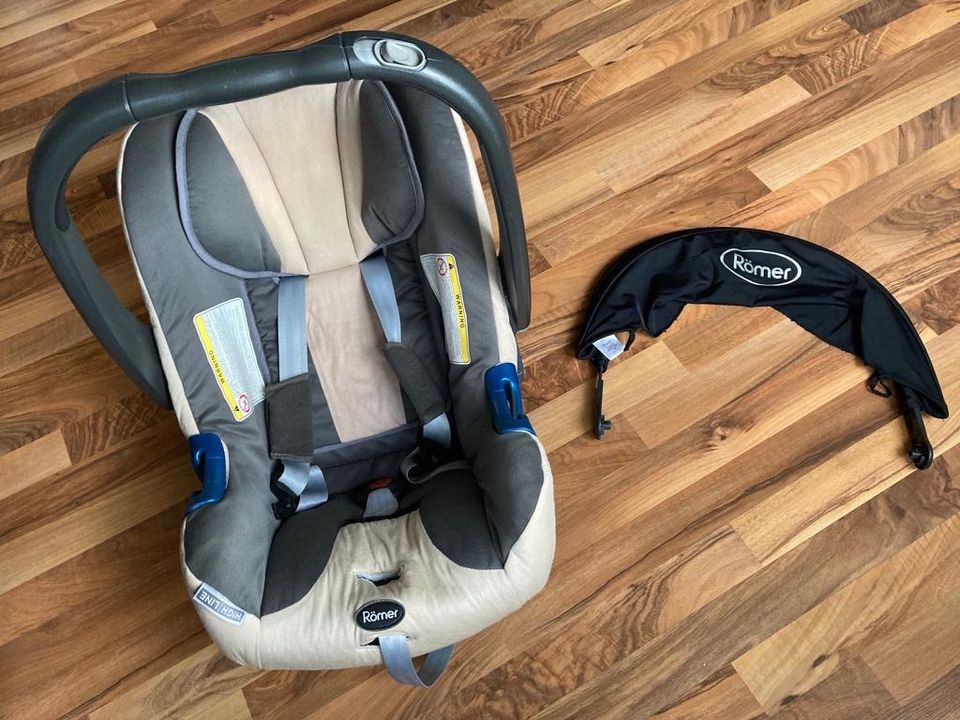 Römer Britax Baby Safe plus II mit Station Belted Base Maxi cosi in Bad Camberg