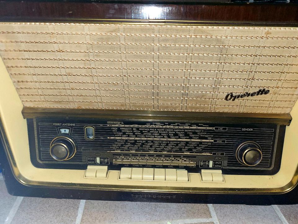 Telefunken Operette 8 Radio, 1950er Jahre, funktionsfähig in Haste