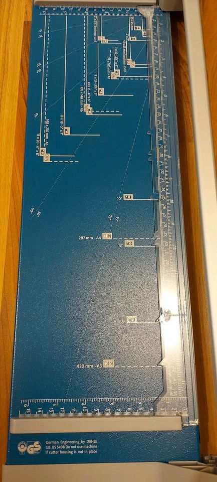 Dahle 508 Papierschneider (6 Blatt Schneidleistung, bis DIN A3) in Dransfeld