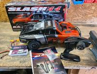 Traxxas Slash 4x4 vxl 3s RTR  mit Fox Karo und 3 lipos Bayern - Altusried Vorschau